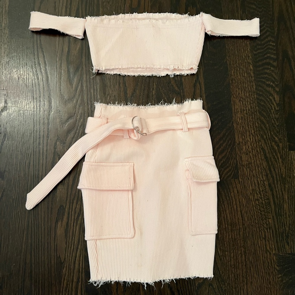 Pink buckle two piece set